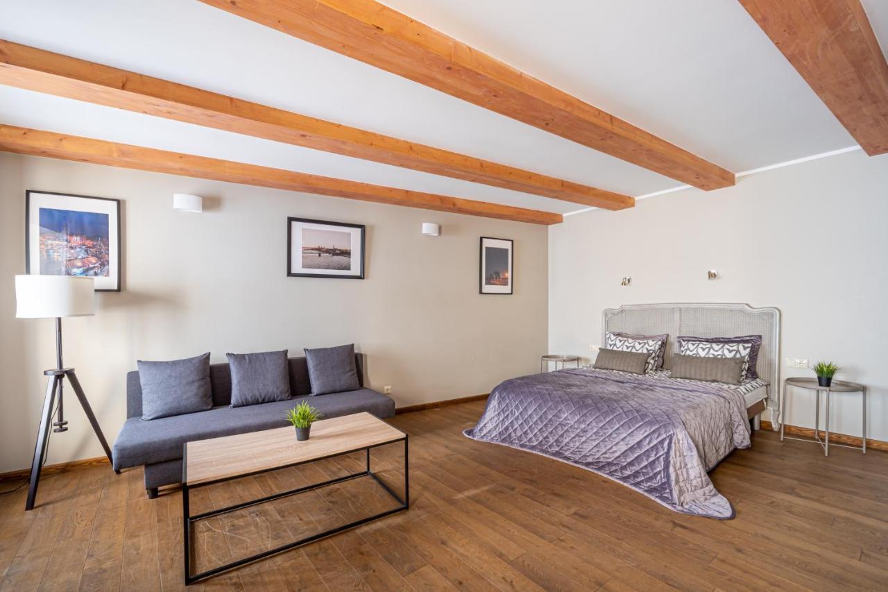 Enjoy Old Town Vibes In 1716 Laipu Residence With 4 Stylish Apartments And 1 Penthouse Riga Bagian luar foto
