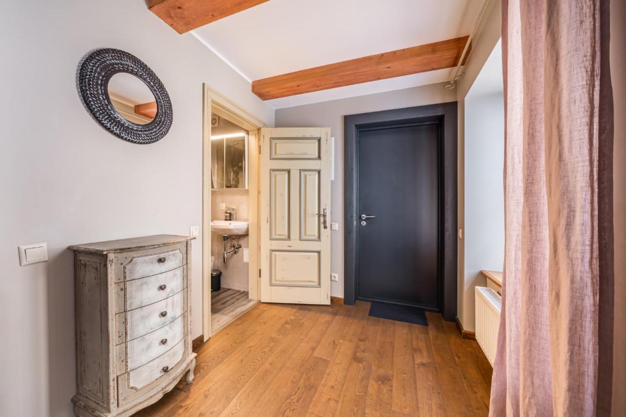 Enjoy Old Town Vibes In 1716 Laipu Residence With 4 Stylish Apartments And 1 Penthouse Riga Bagian luar foto