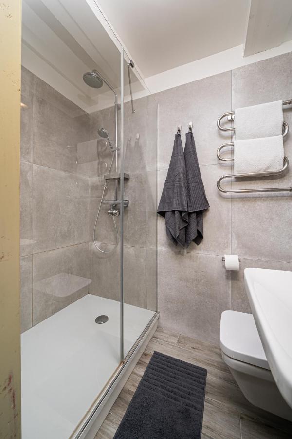 Enjoy Old Town Vibes In 1716 Laipu Residence With 4 Stylish Apartments And 1 Penthouse Riga Bagian luar foto