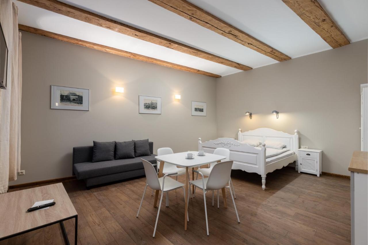 Enjoy Old Town Vibes In 1716 Laipu Residence With 4 Stylish Apartments And 1 Penthouse Riga Bagian luar foto